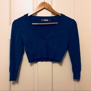 Cropped 3/4 sleeve sweater